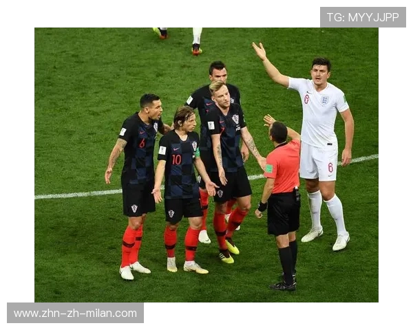 切尔西耐心传控塑造机会,帕尔默弧顶抽射命中 切尔西耐心传控塑造机会,帕尔默弧顶抽射命中